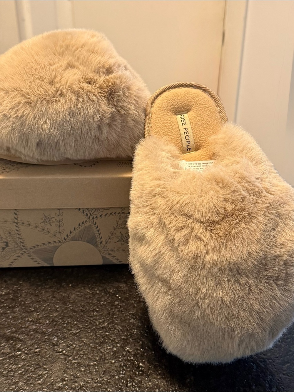 NIB Free People Plush Faux Fur Slip-On Slippers - Tan